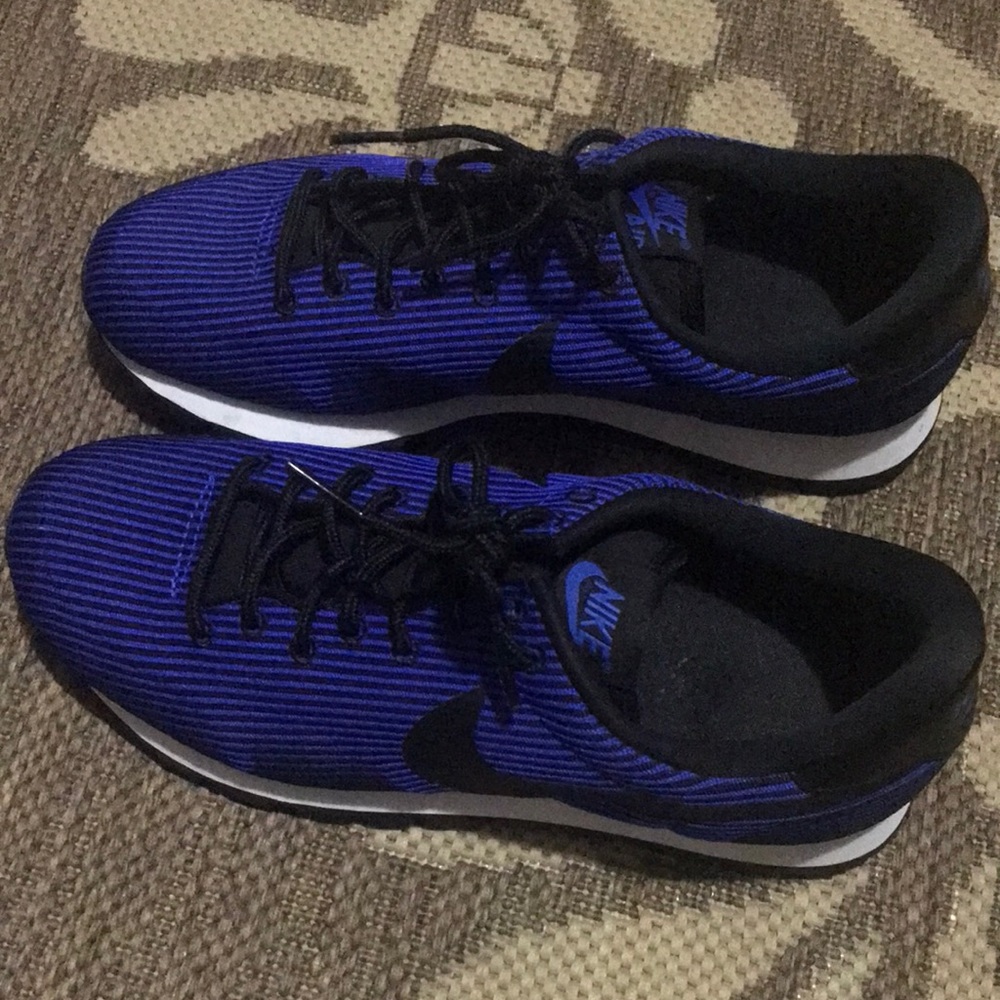 Nike Air shoes size 8 but run small